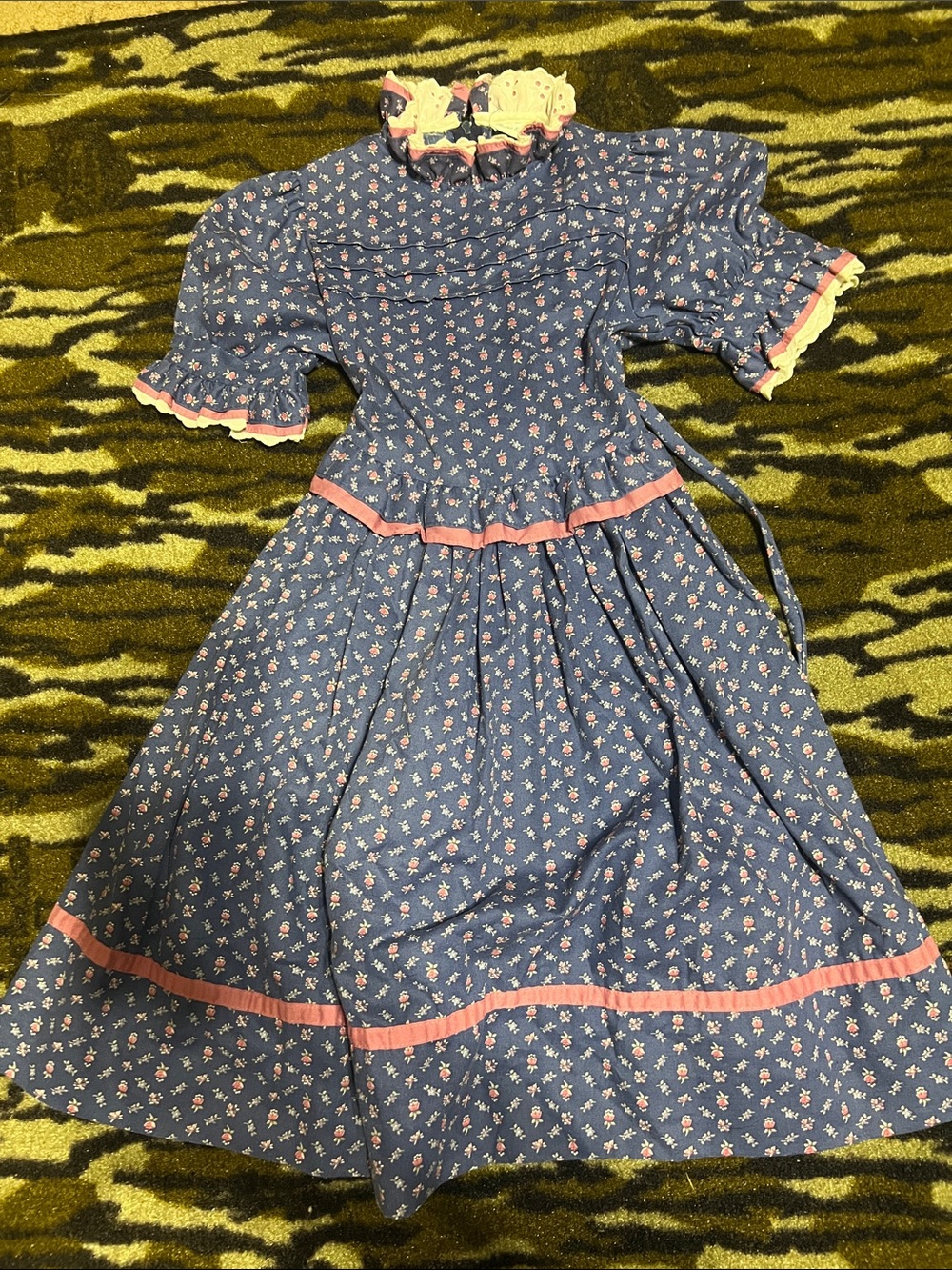Vintage girls rare edition dress